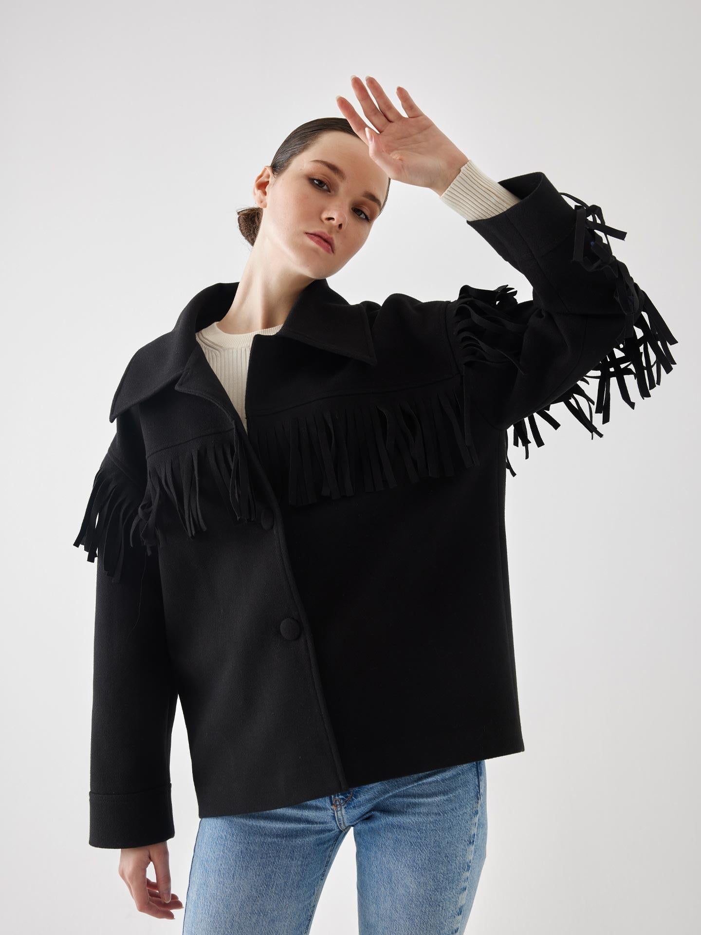 Püsküllü Oversize Siyah Kaşe Kaban