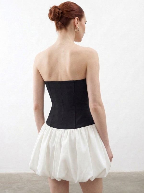 Straplez Yaka Balon Etek Mini Elbise Siyah-Beyaz