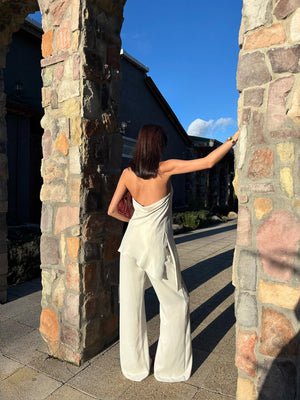 Asimetrik Kesim Halter Yaka Bluz-Pantolon Takım Ekru